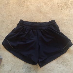 NAVY LULULEMON HOTTY HOT SHORT